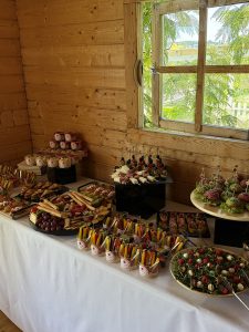 Informal party with buffet on terrace in oeiras